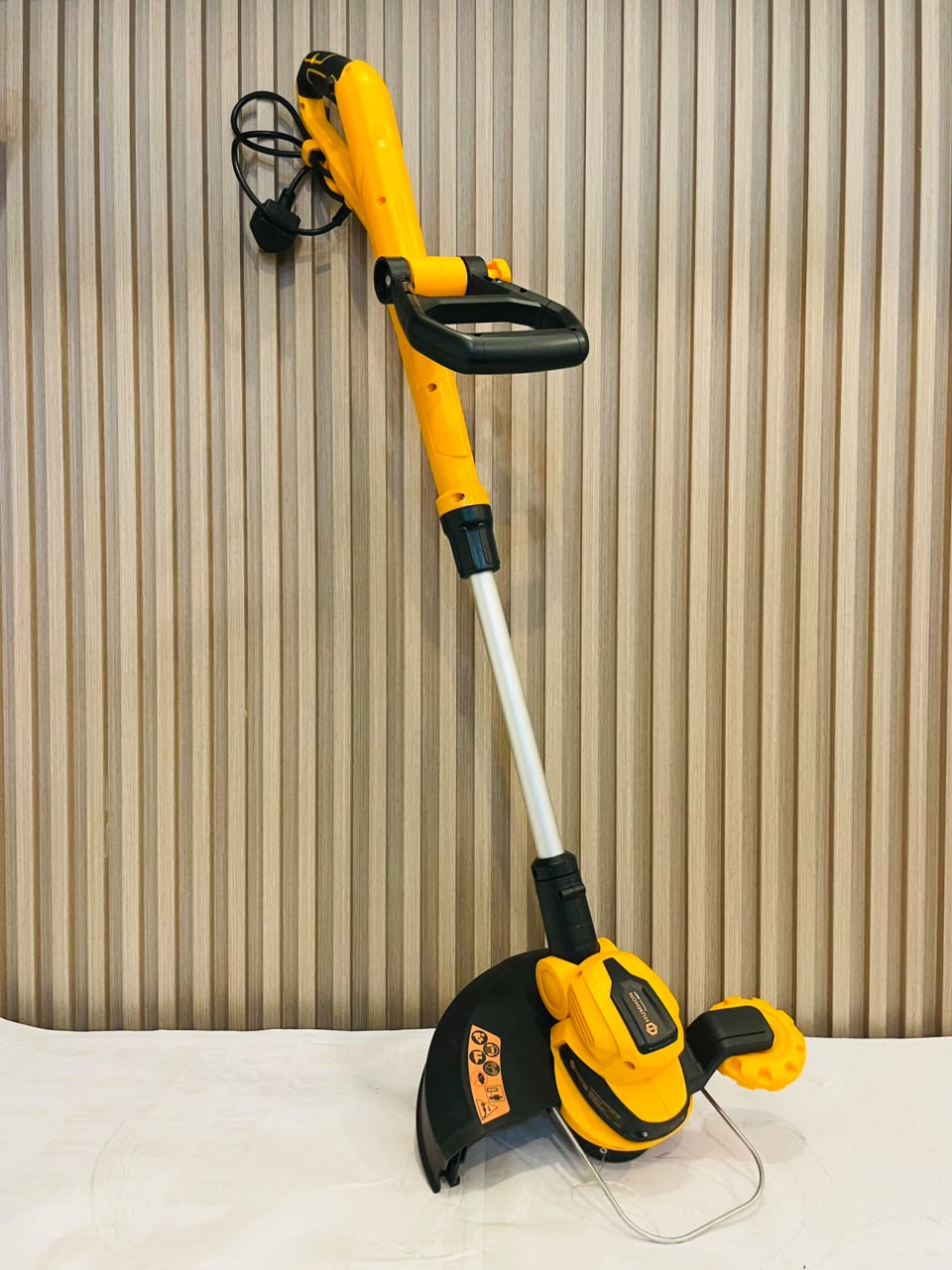HUMHON 550W Electric Grass Cutter (BK-EBC300)